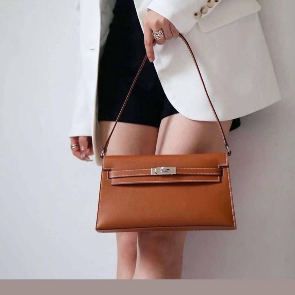 Elegant Brown Leather Shoulder Bag - Picture 5 of 6